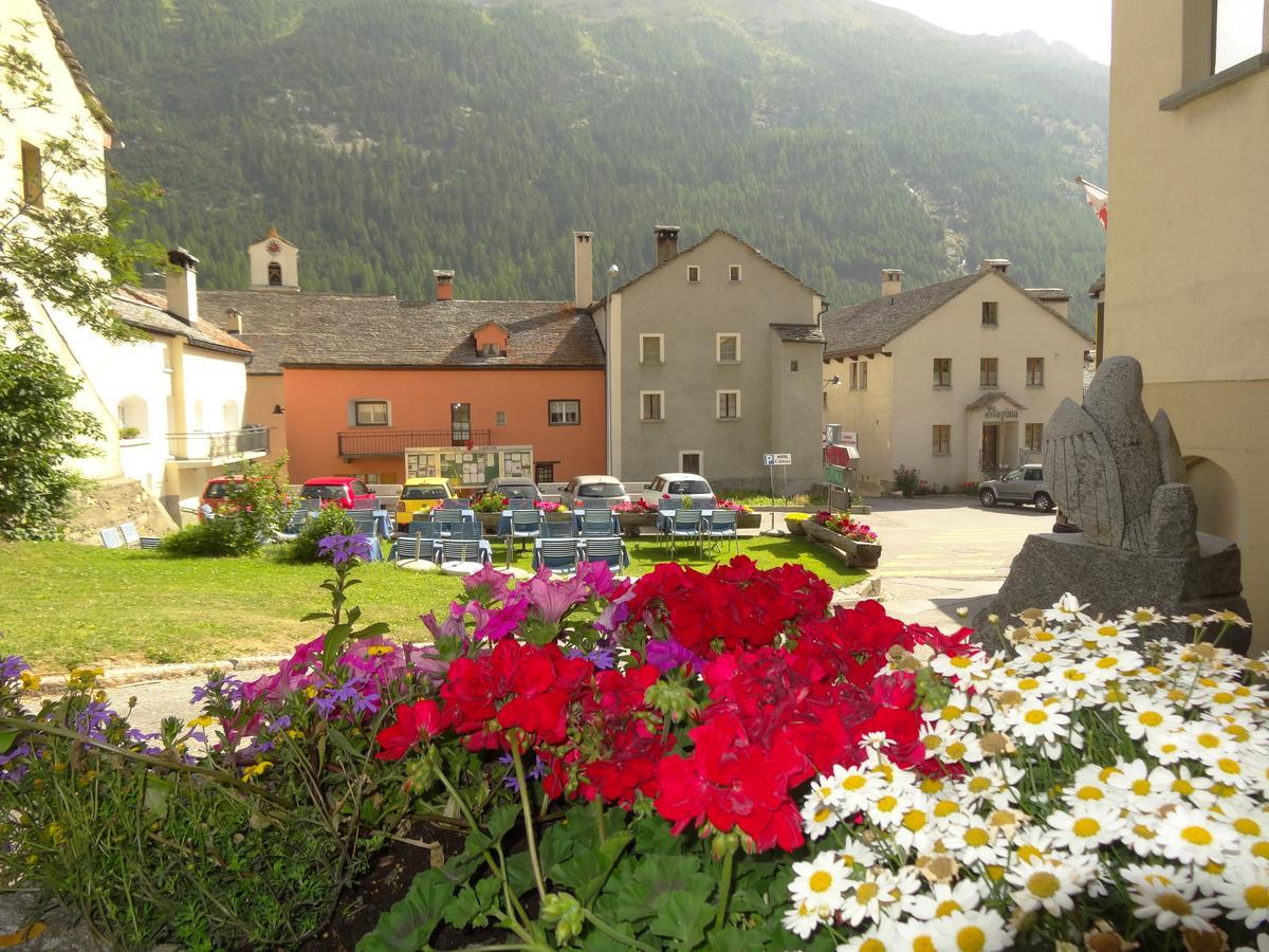 Hotel-Restaurant Grina Simplon Buitenkant foto