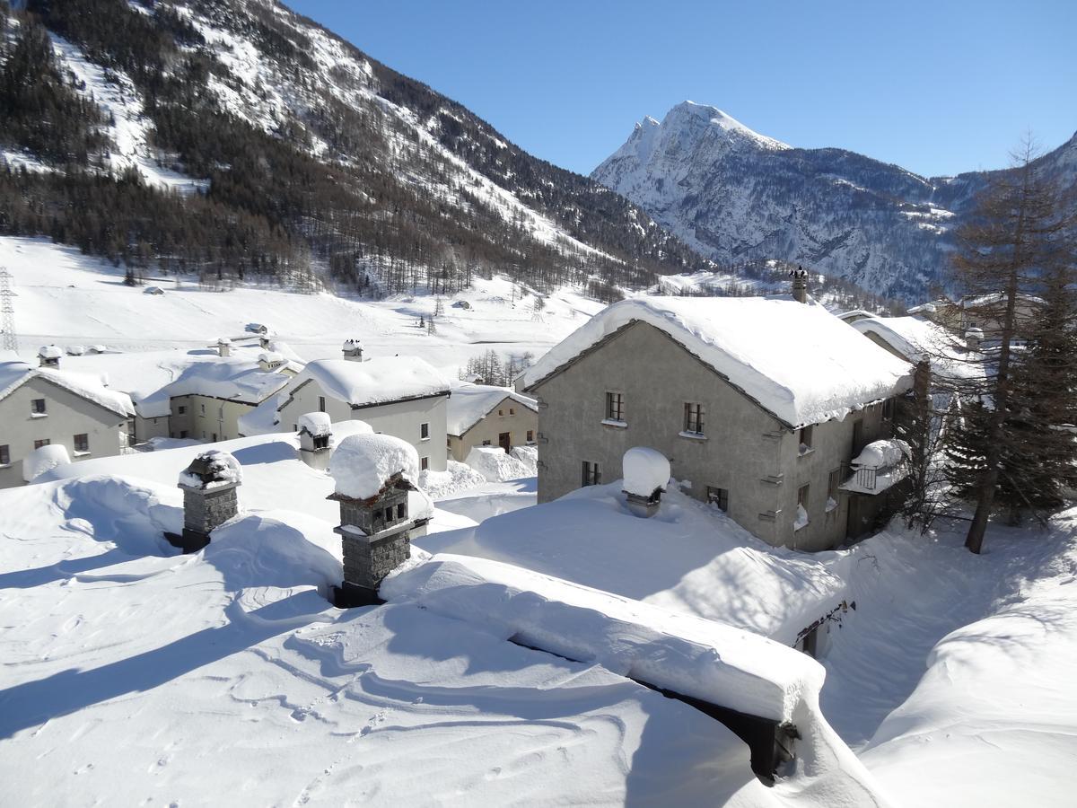 Hotel-Restaurant Grina Simplon Buitenkant foto